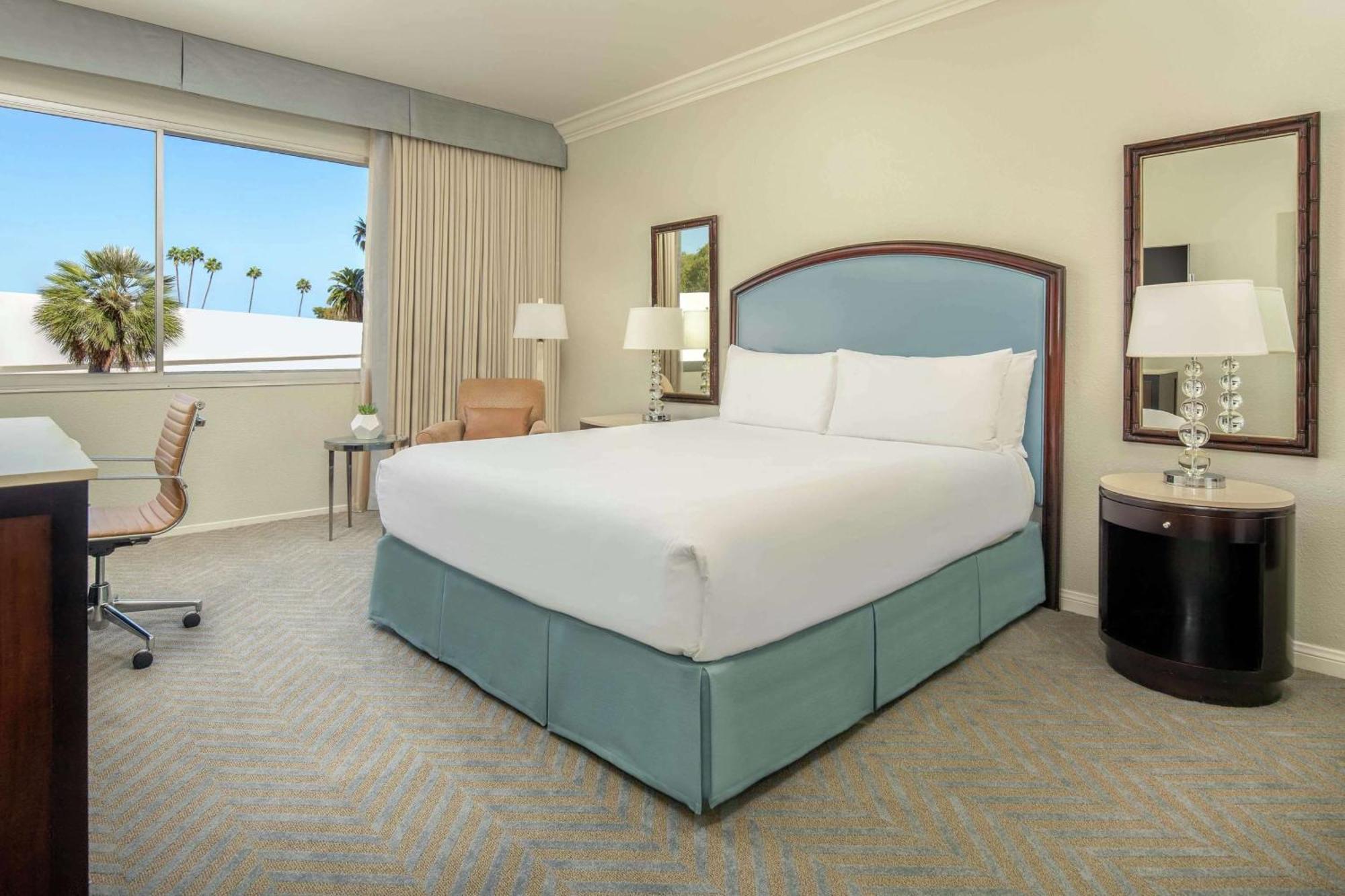 The Beverly Hilton 4* Los Angeles