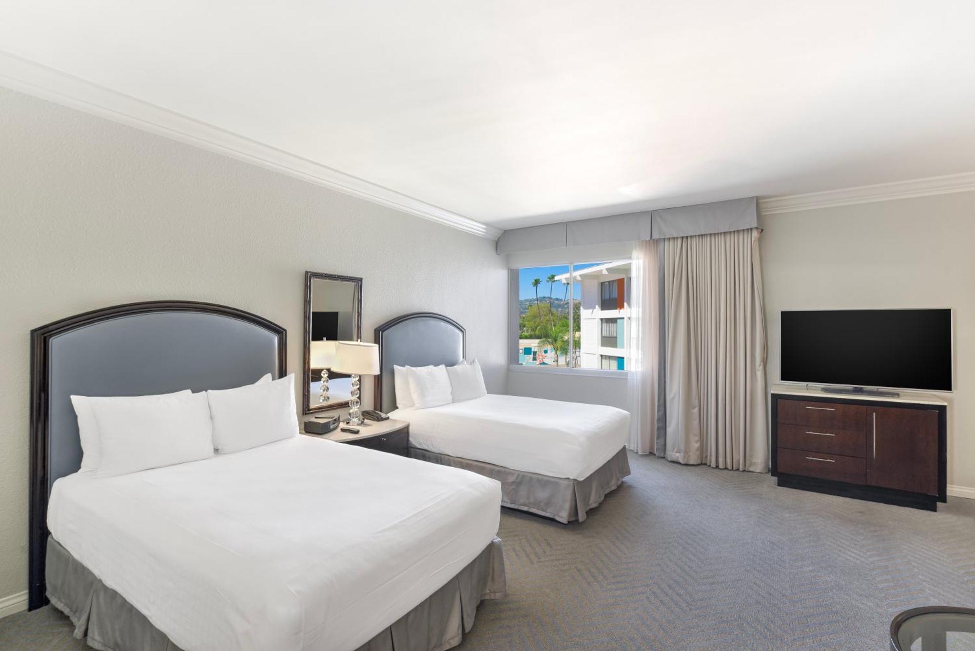 The Beverly Hilton 4*